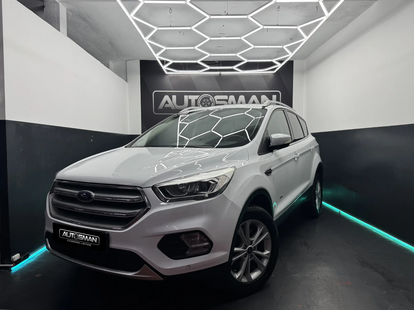 FORD Kuga 2.0 TDCi 4x4 ASS Titanium 2017 Diésel Blanco - Vista lateral